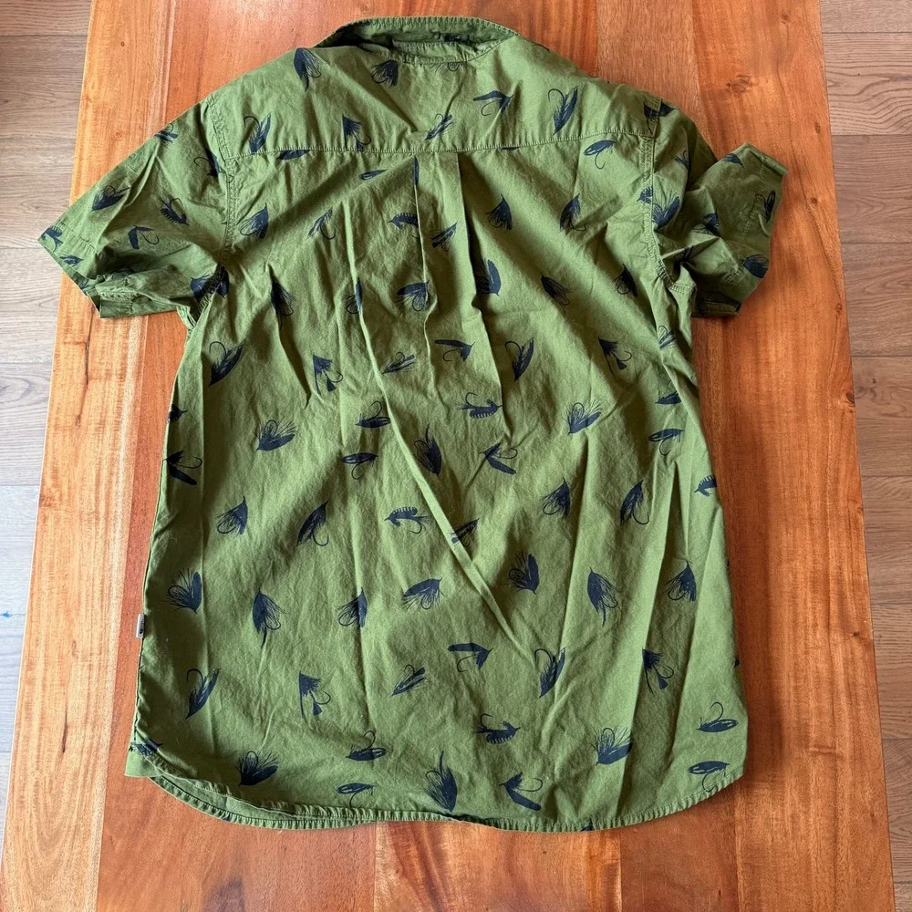 The North Face Men's Olive Green Fishing Lure Short Sleeve Button‎ Up Size M